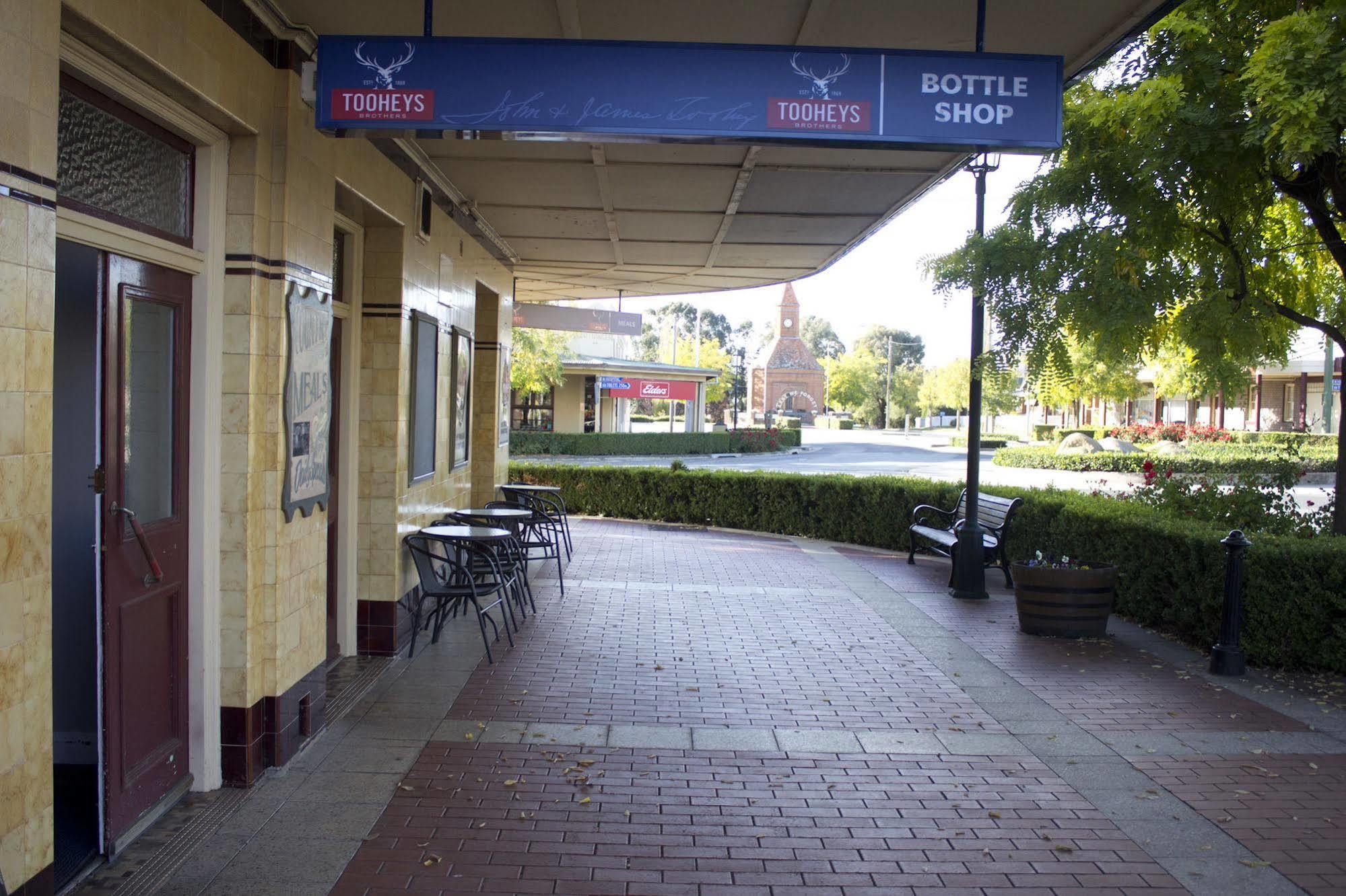 Boorowa Court House Hotel מראה חיצוני תמונה